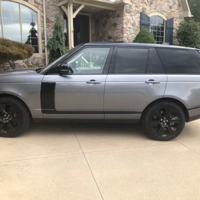 rent a range rover right side view